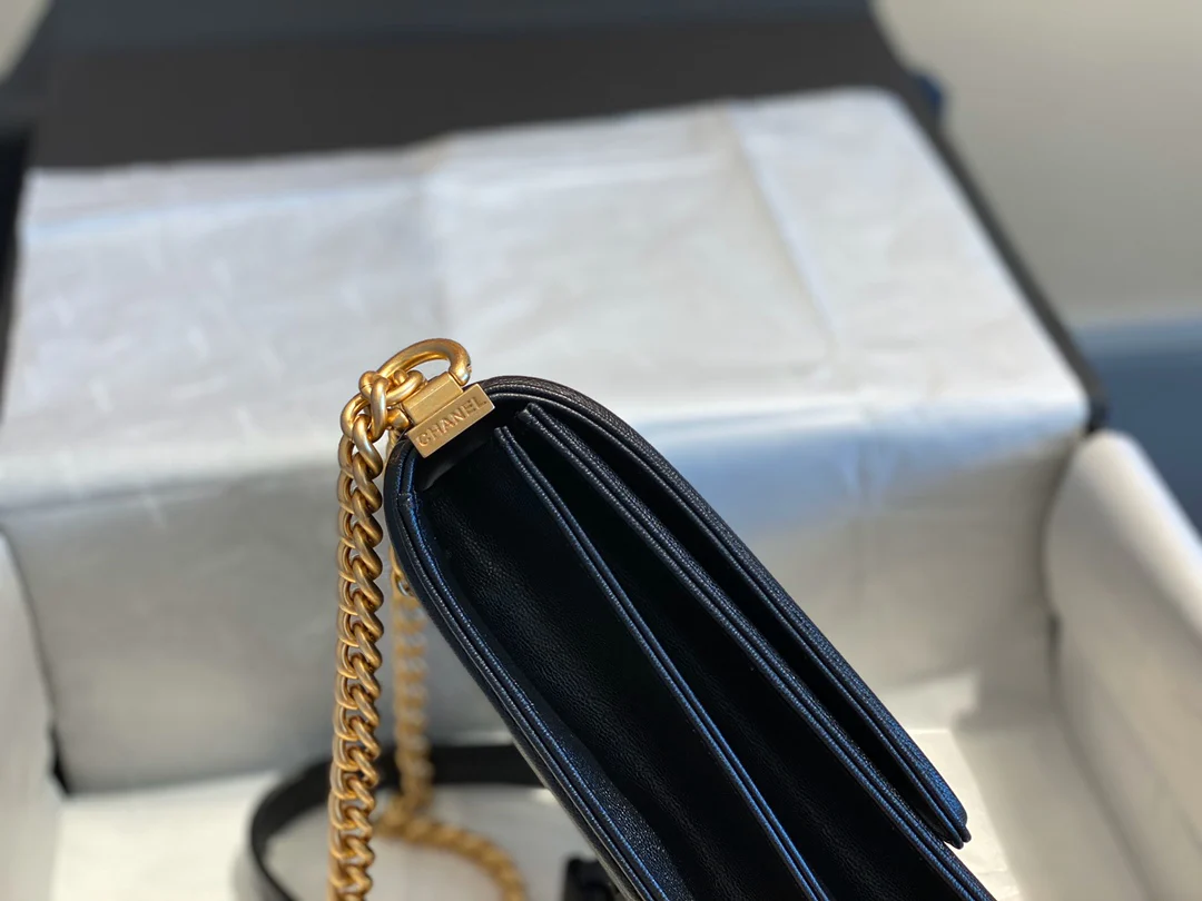 Chanel-boy-19-16-5cm-3