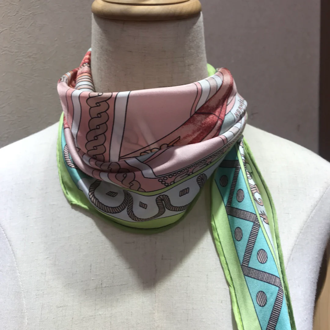 Hermes - Новейший шарф Garden Diamond - 100% - Твиловый шелк - 43-115 см