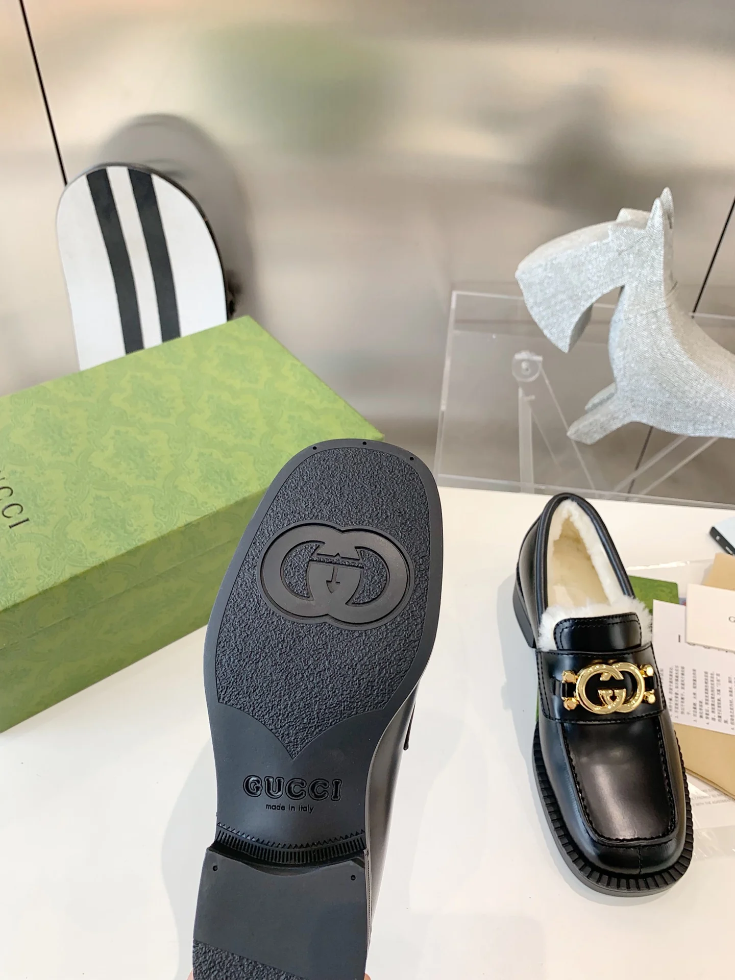 Gucci - Меховые туфли с закрытым носком