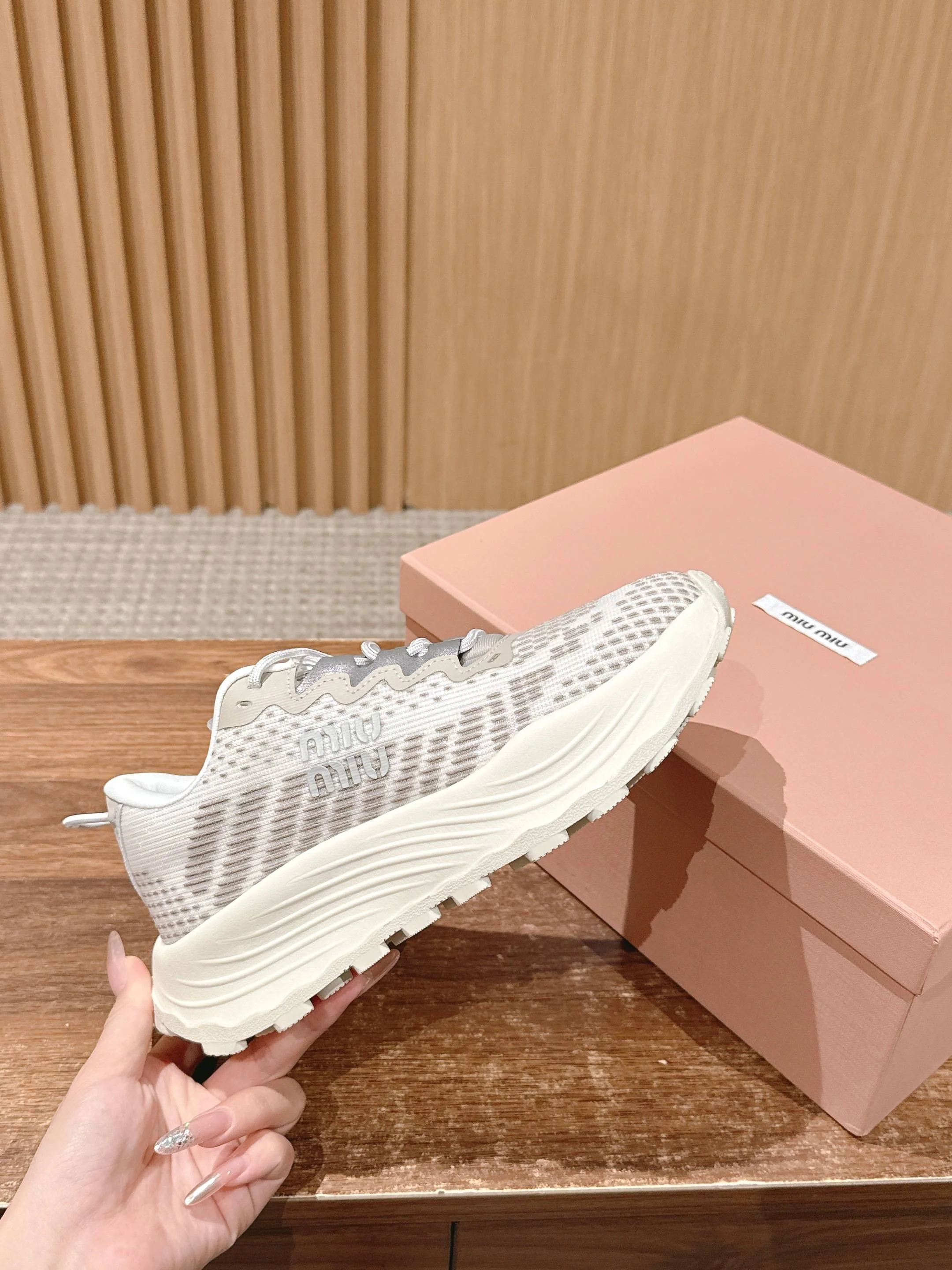 Кроссовки на платформе Miu Miu - серые