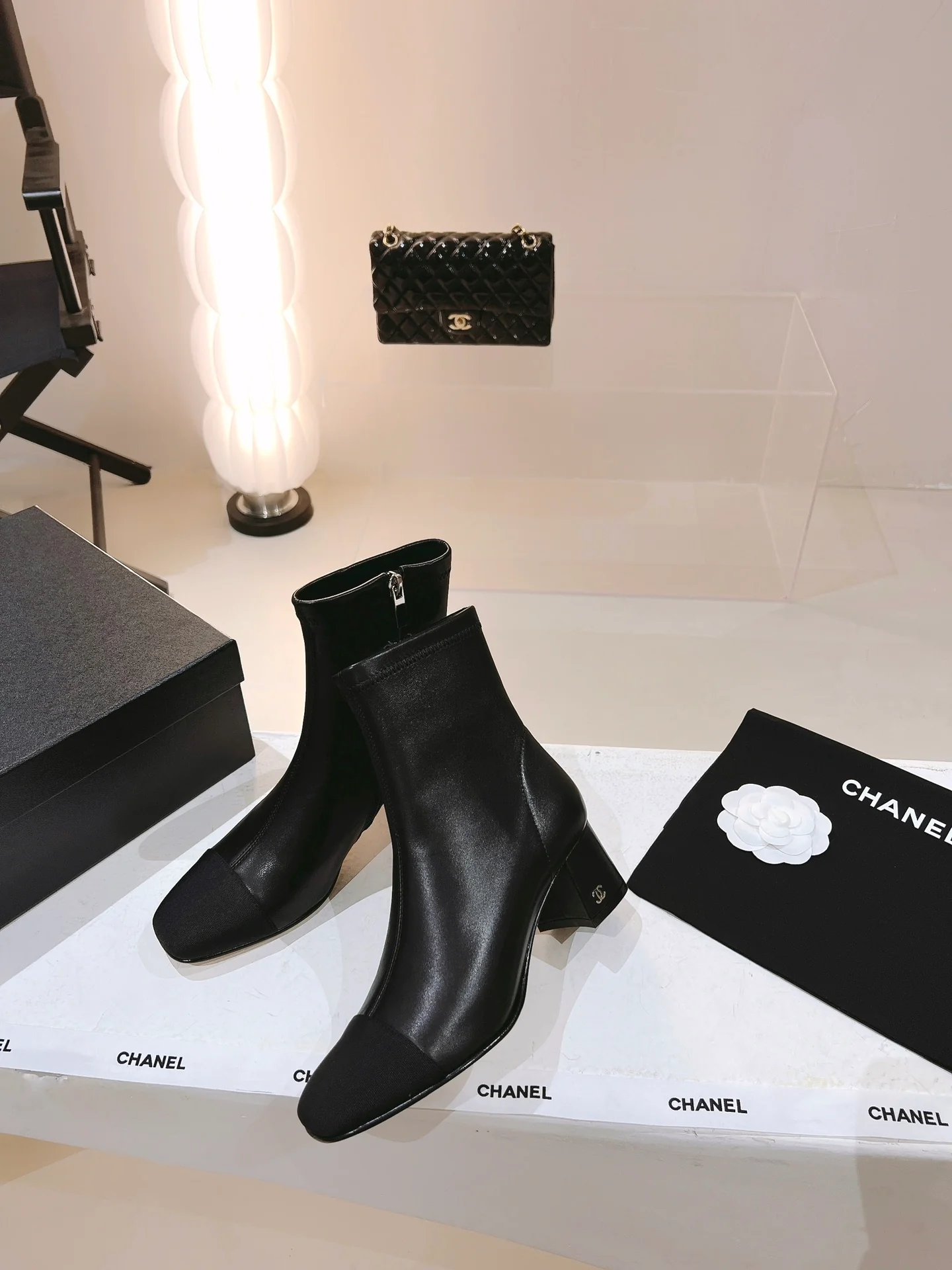 Новинка сезона осень/зима 2022 от Chanel - Ботильоны - Черные