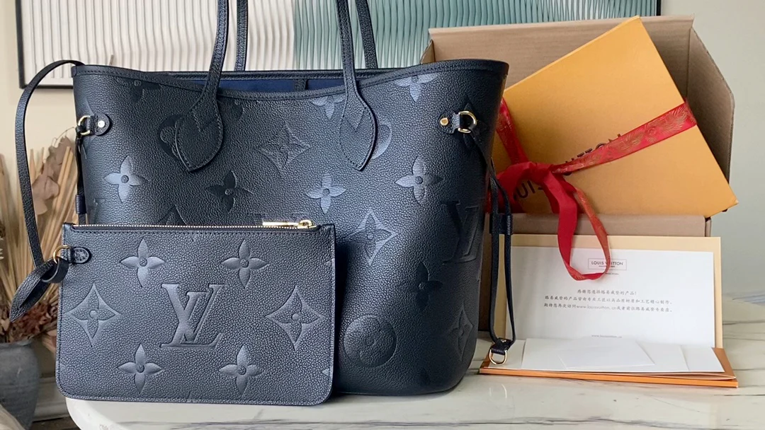 m45685-LV-neverfull-handbag-full embossed leather-black