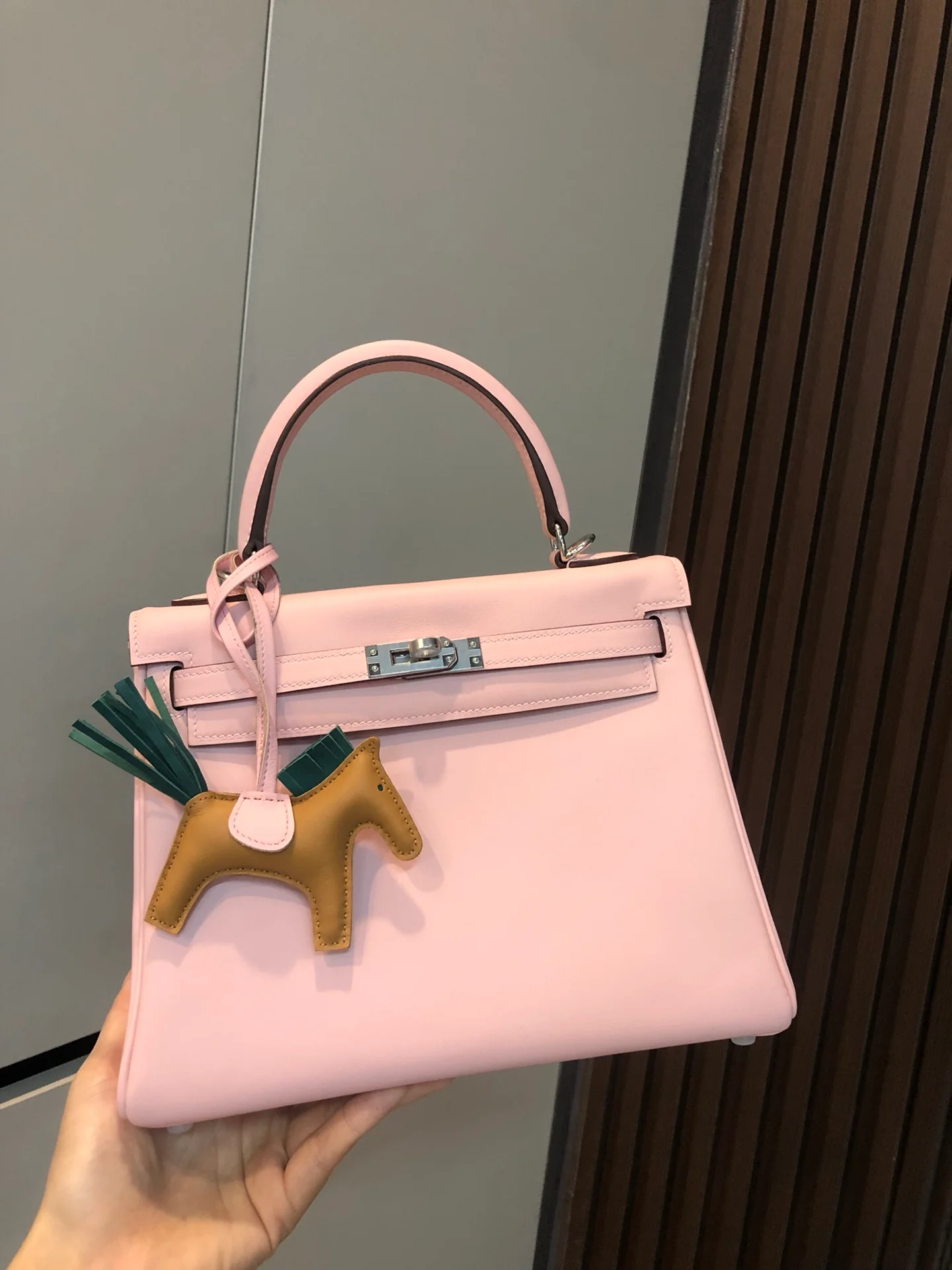 Hermes Kelly 25 Swift 3Q Розовая серебряная пряжка