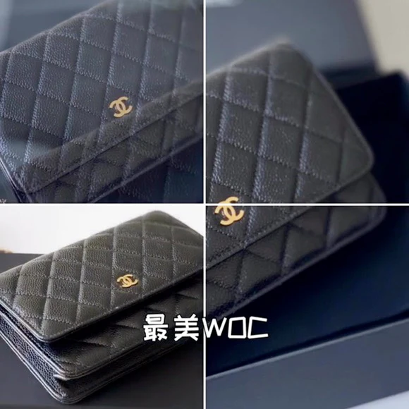 Chanel - Классическая брошь WOC - Черная кожа личи, золотая пуговица