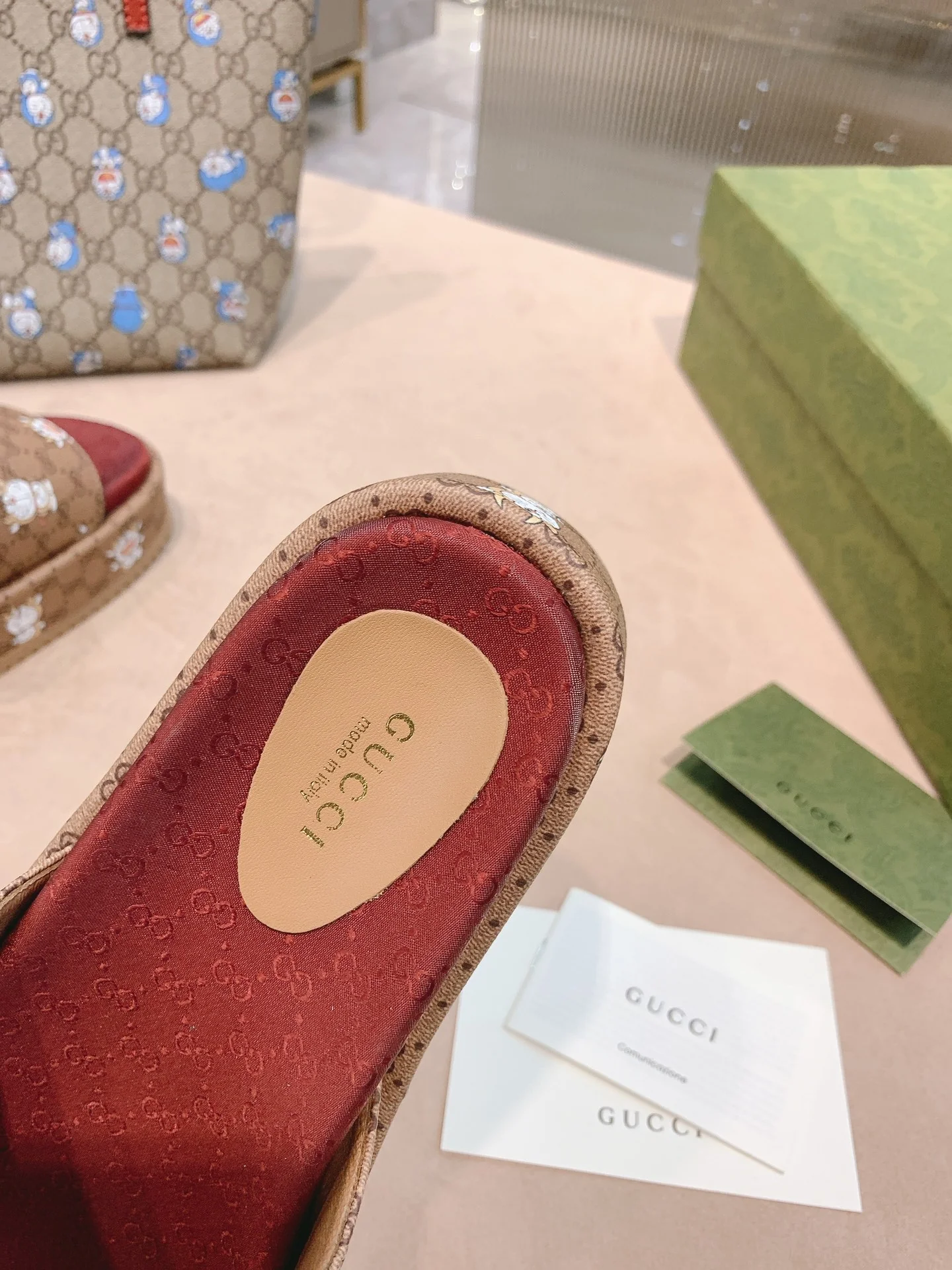 Сандалии на платформе Gucci