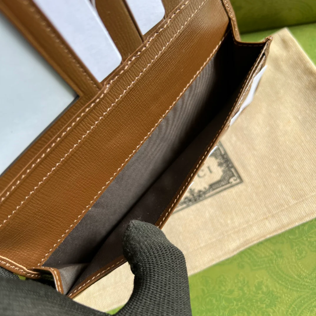 Gucci 经典老花长夹 男女同款