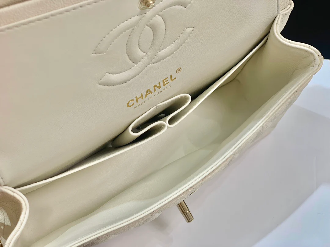 Сумка Chanel Sesame Pattern CF Bag - Milkshake White Gold Hardware - 23 см