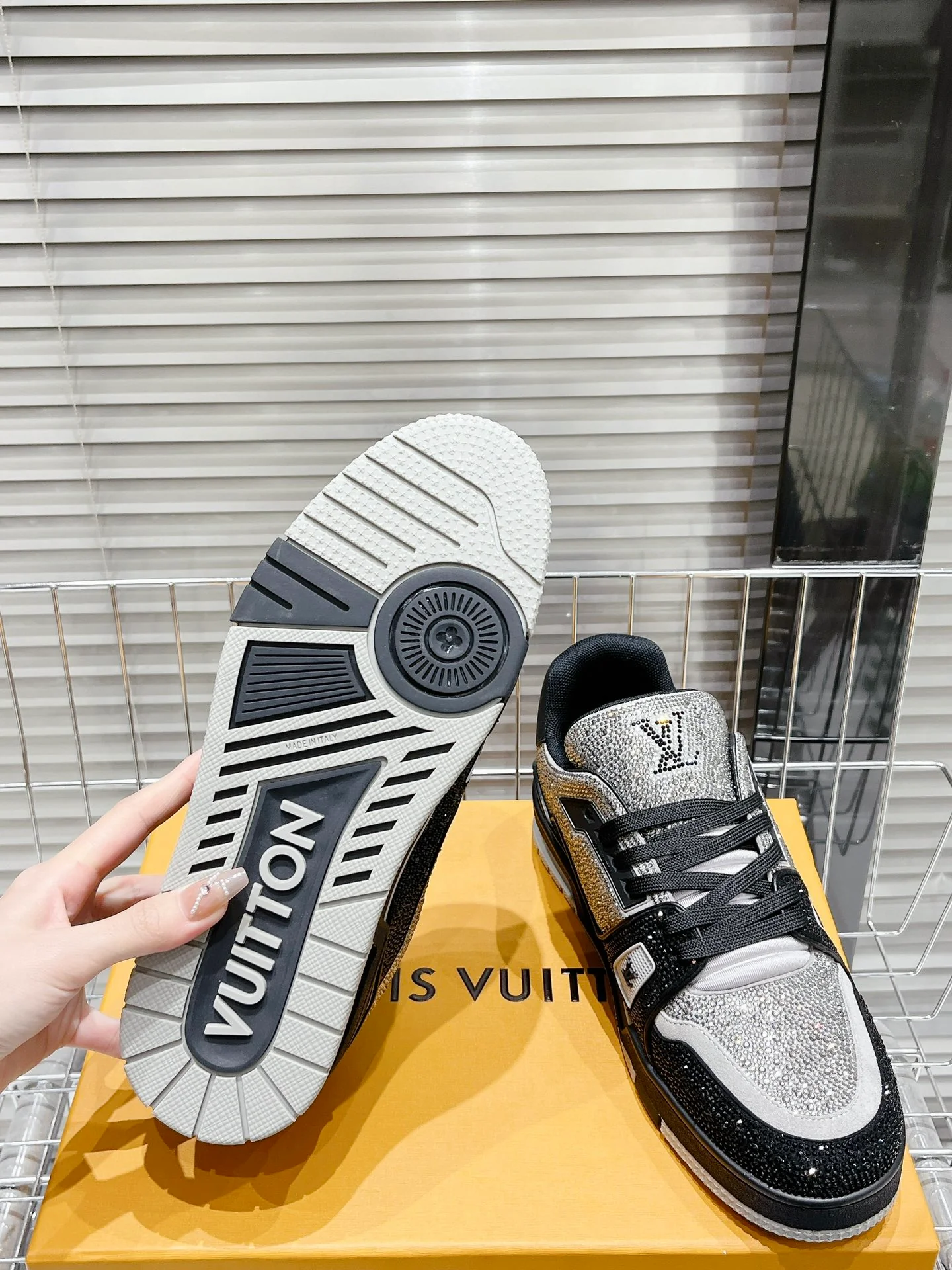 Кроссовки LV Trainer - обувь для скейтбординга - глянцевый черный и серебристый - унисекс