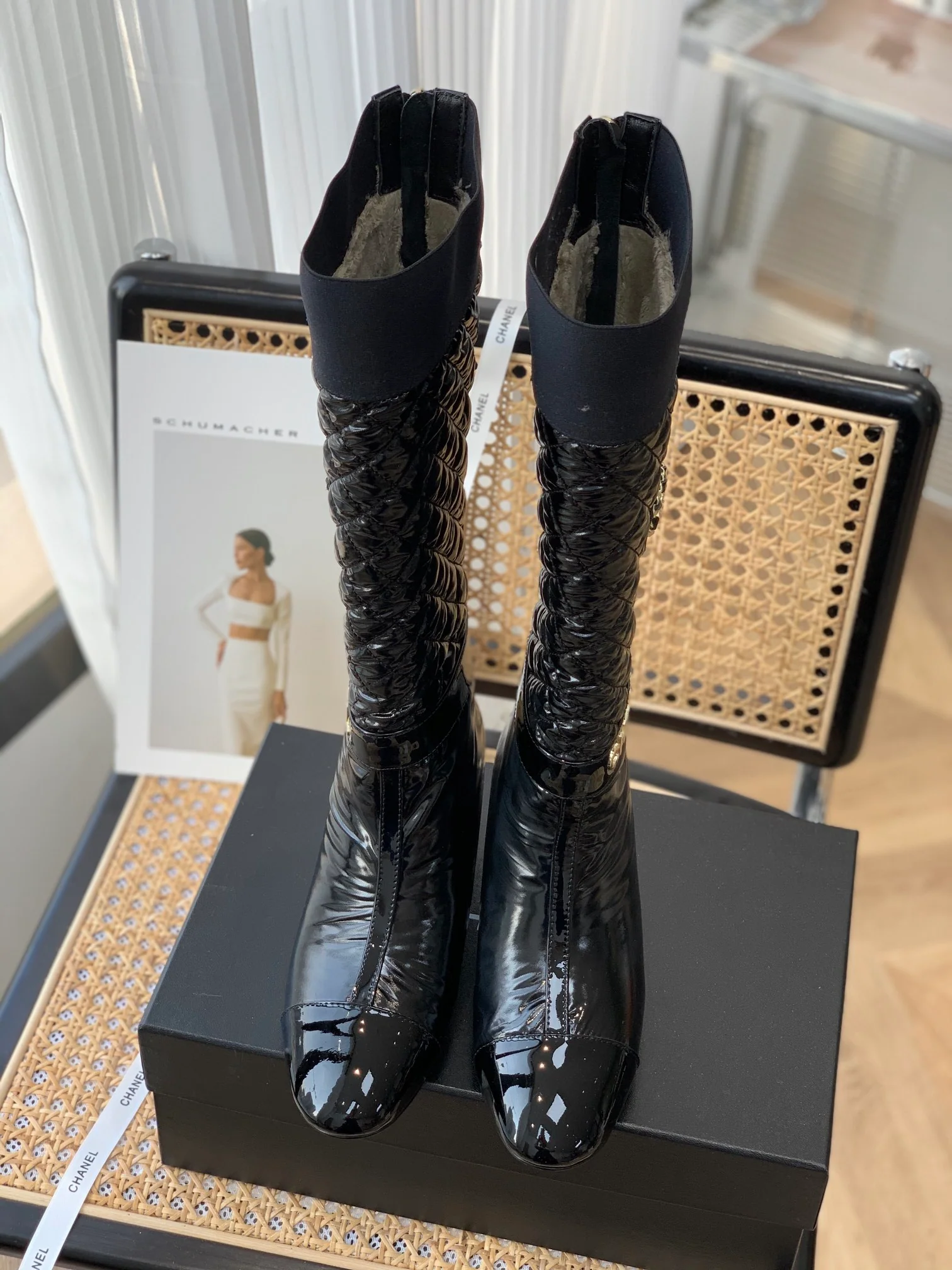 Новинка сезона осень/зима 2022 от Chanel - Классические стеганые ботинки - Черные