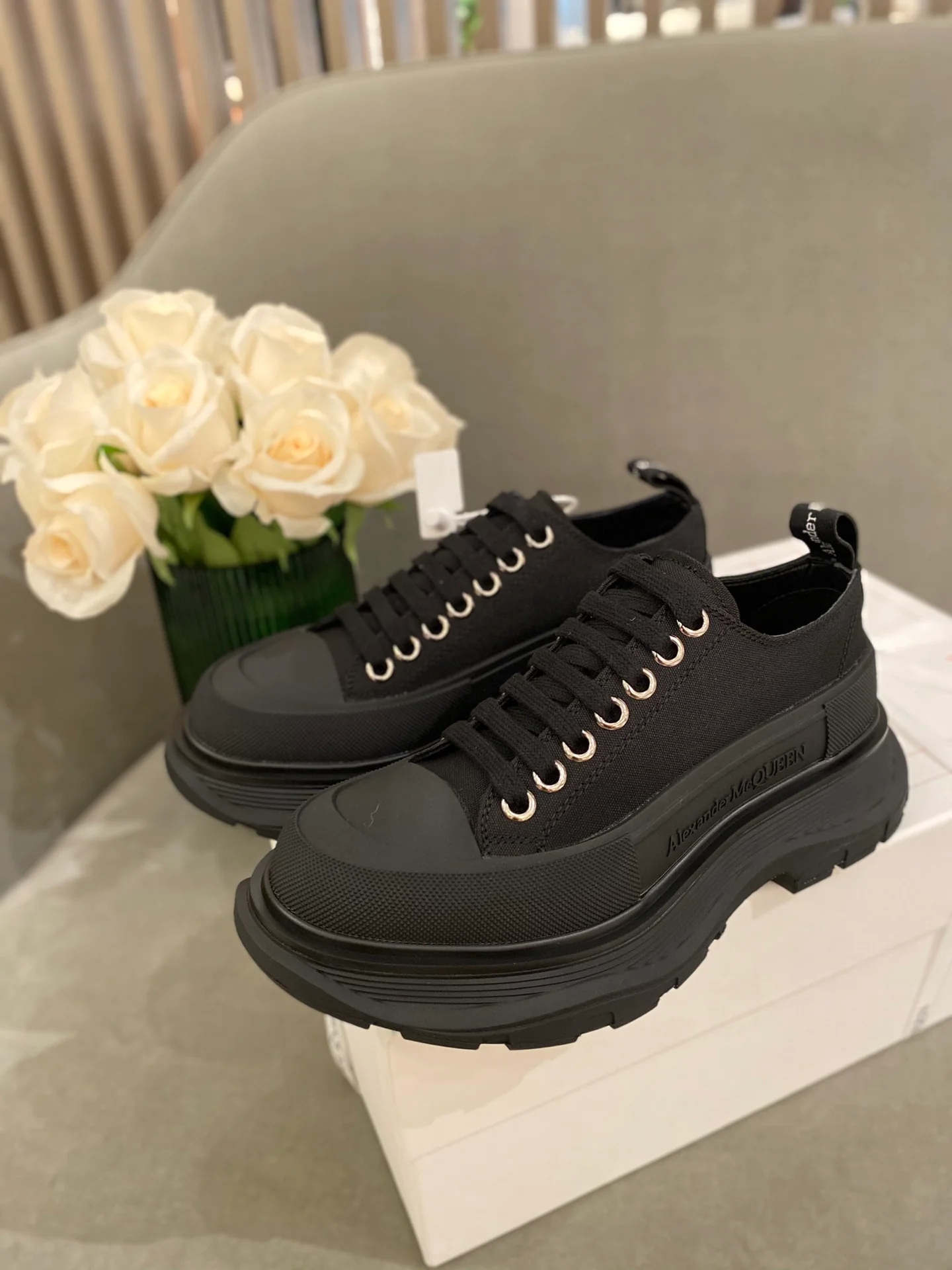 Кроссовки на платформе McQueen из парусины - унисекс - полностью черные