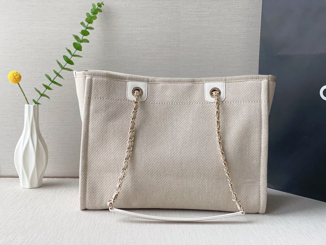 Коллекция Chanel Весна/Лето 2022 - Пляжная сумка - Белая - Маленькая