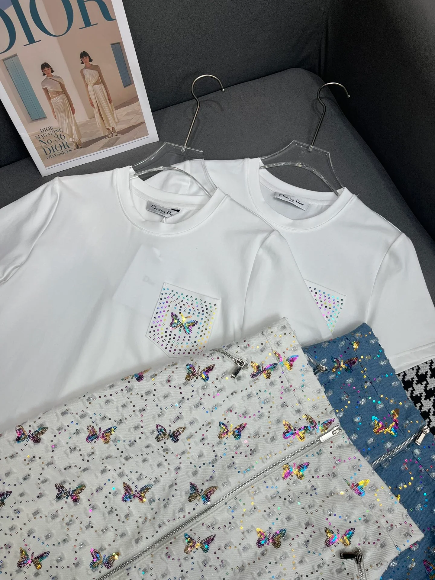 Новая коллекция Dior 2403-24ss Весна/Лето: футболка и юбка - синий.