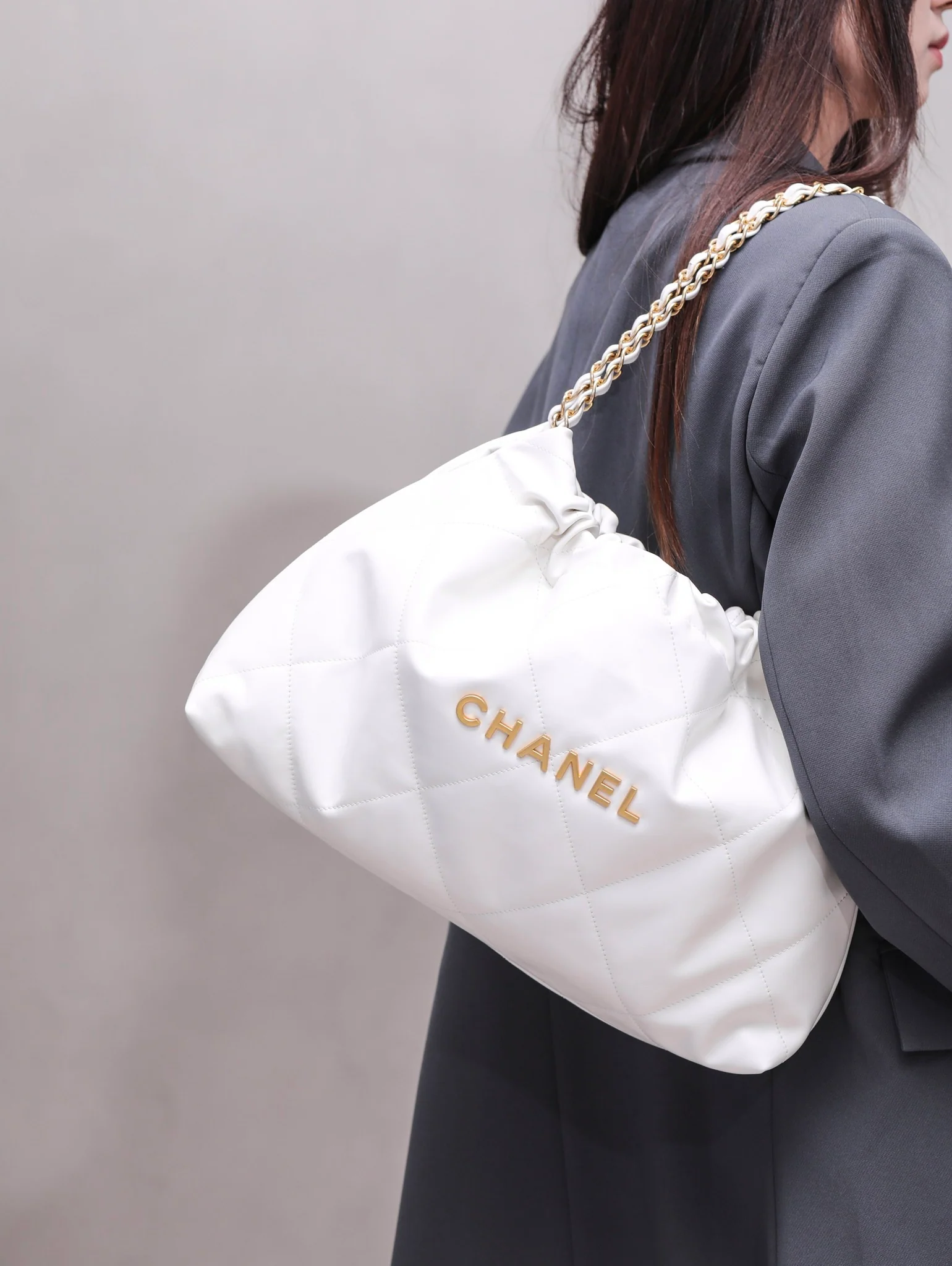 Сумка Chanel No. 22 - горизонтальная - белое золото