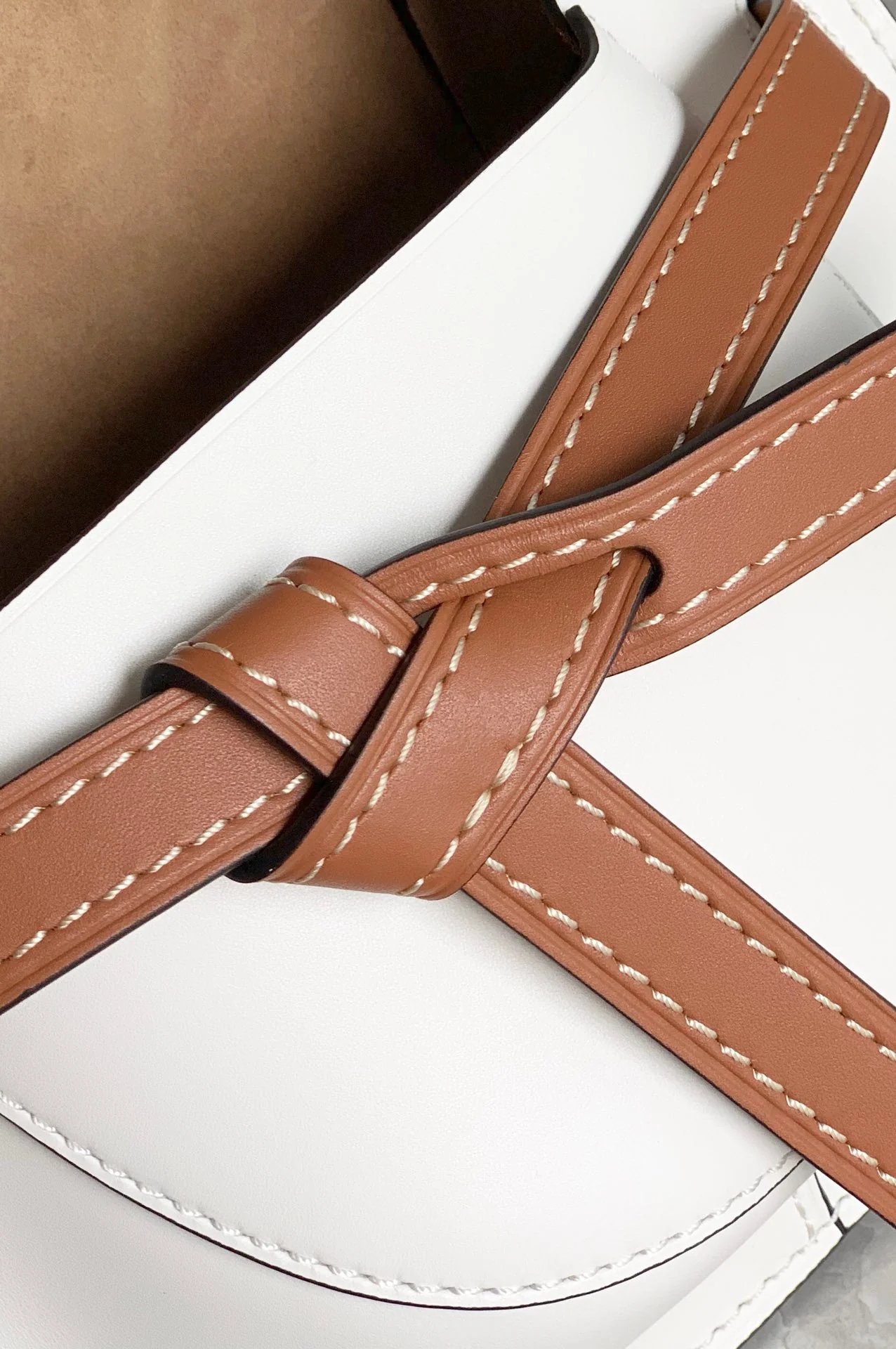 Loewe-gate-small-20x19x11-5-cm-11