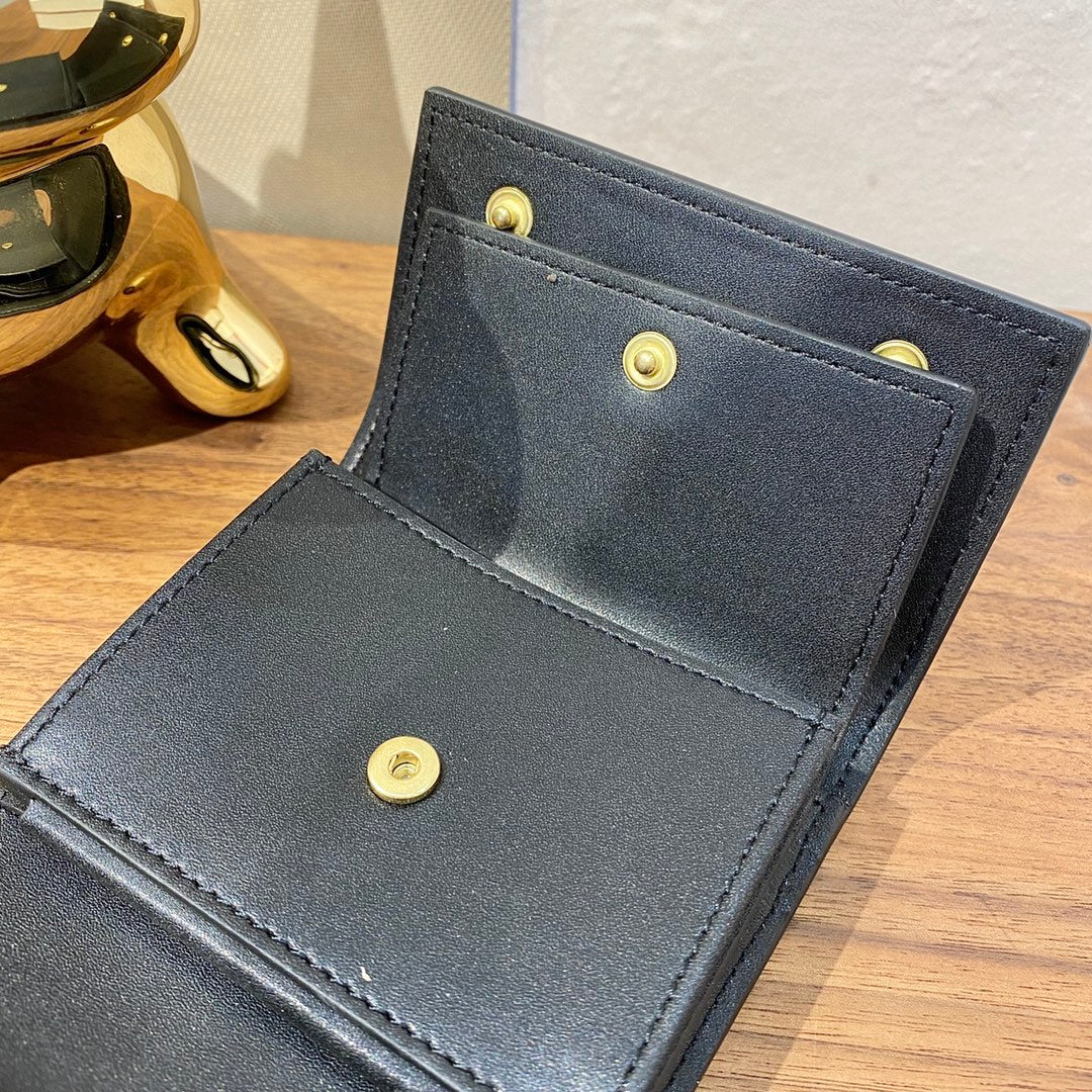 Короткая застежка-клипса с тройным сгибом и бретелькой Celine