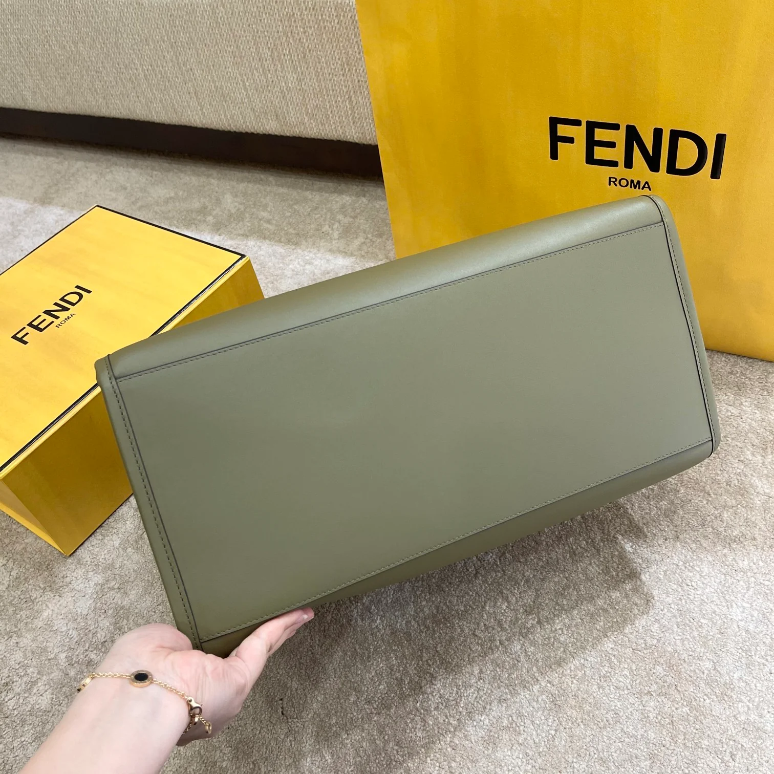 Сумка-тоут Fendi - зеленая