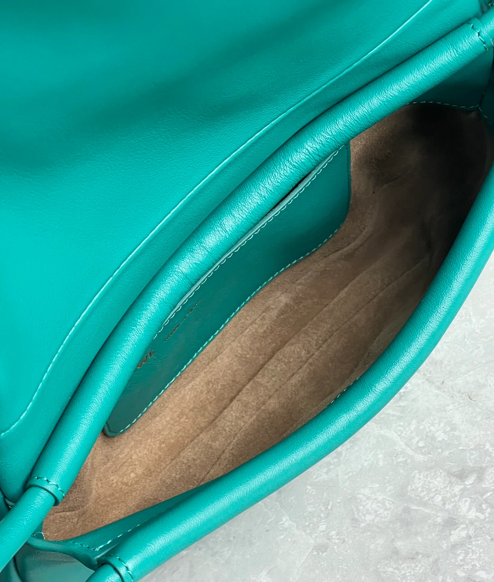 Сумка через плечо Loewe Paseo - изумрудно-зеленая