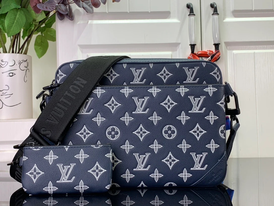 LV-m24753-trio-messenger bag-blue