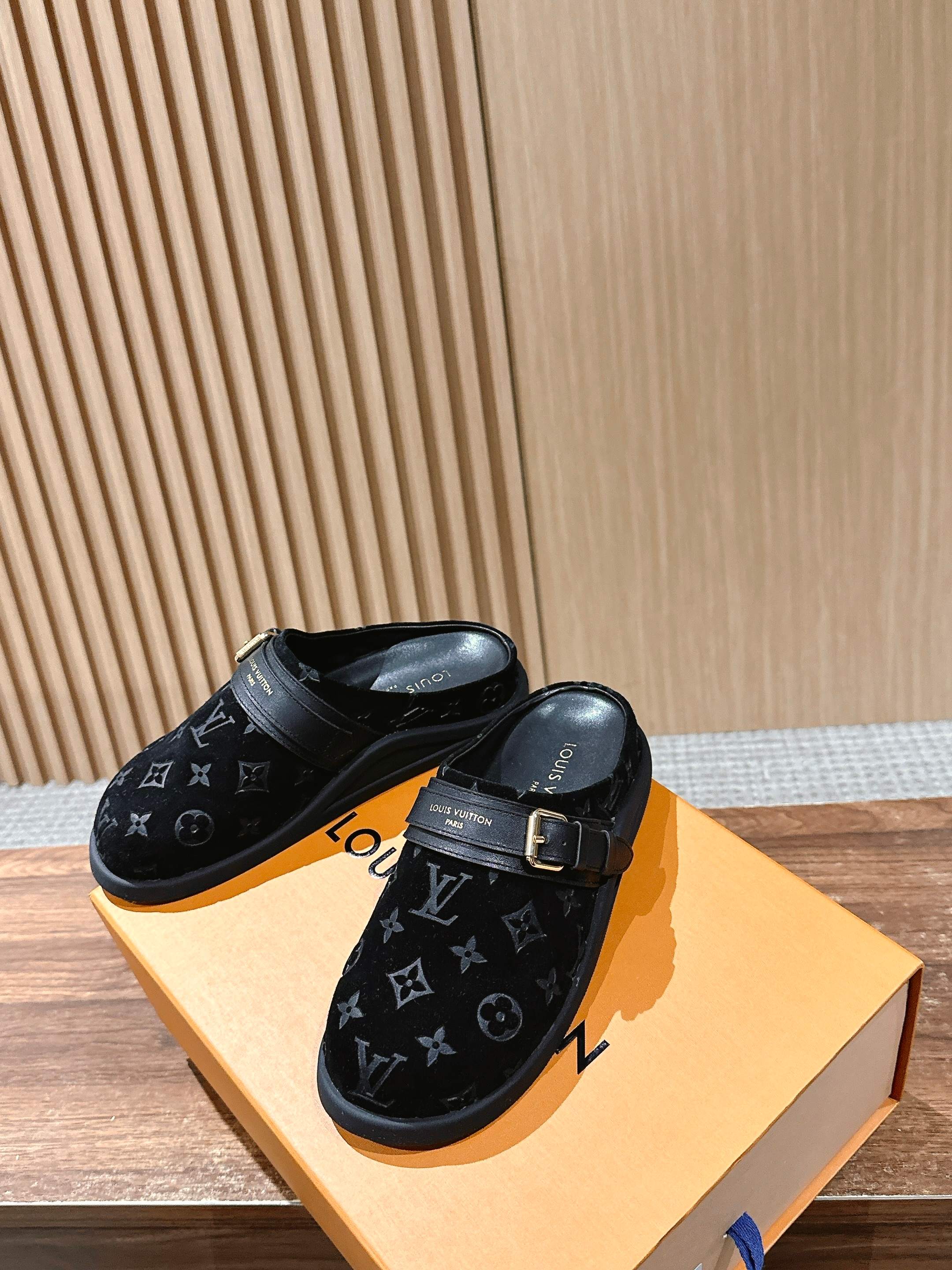 Сандалии LV Birkenstocks - замшевые - черные