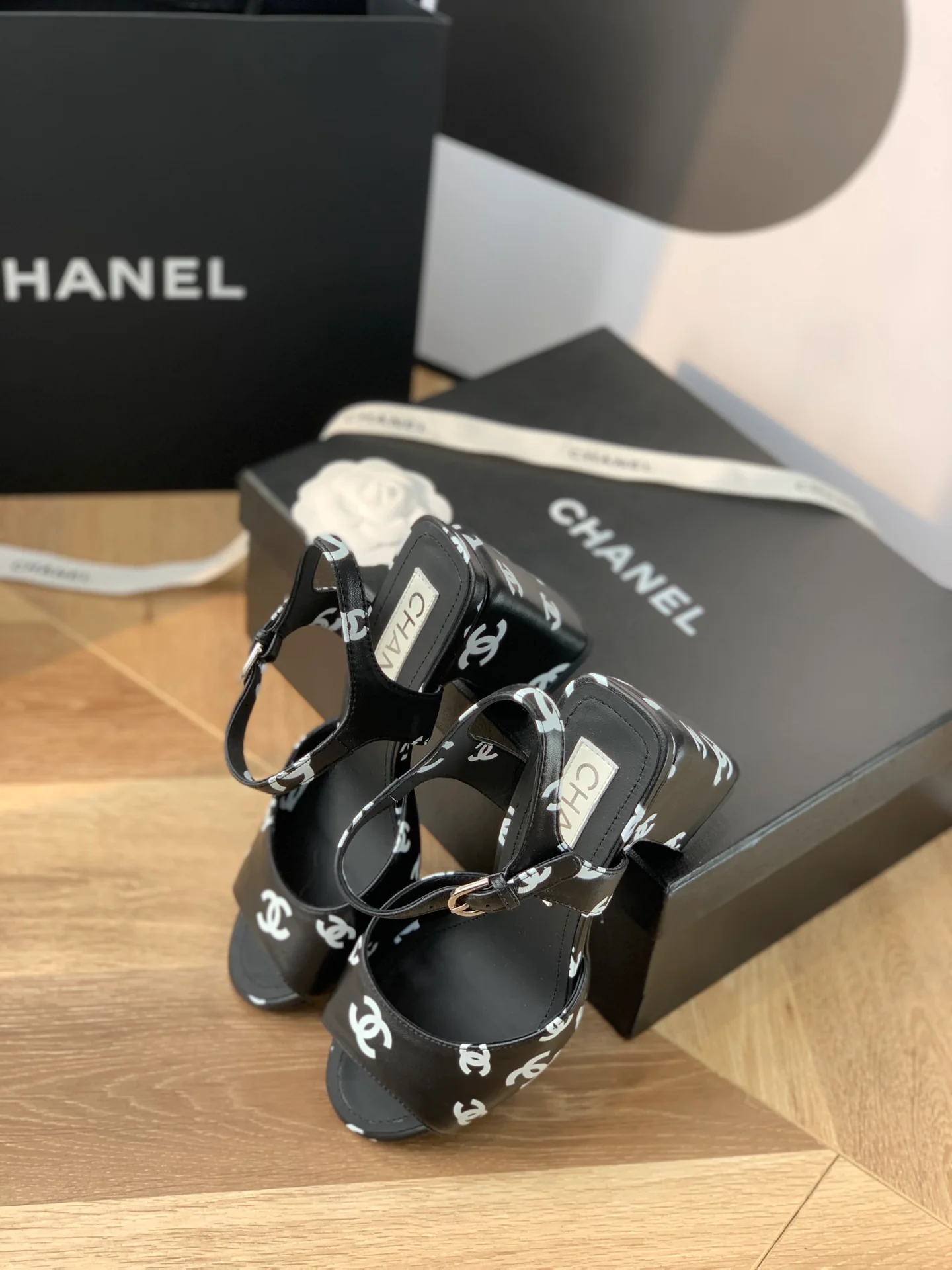 Chanel - Черные сандалии - Туфли на массивном каблуке