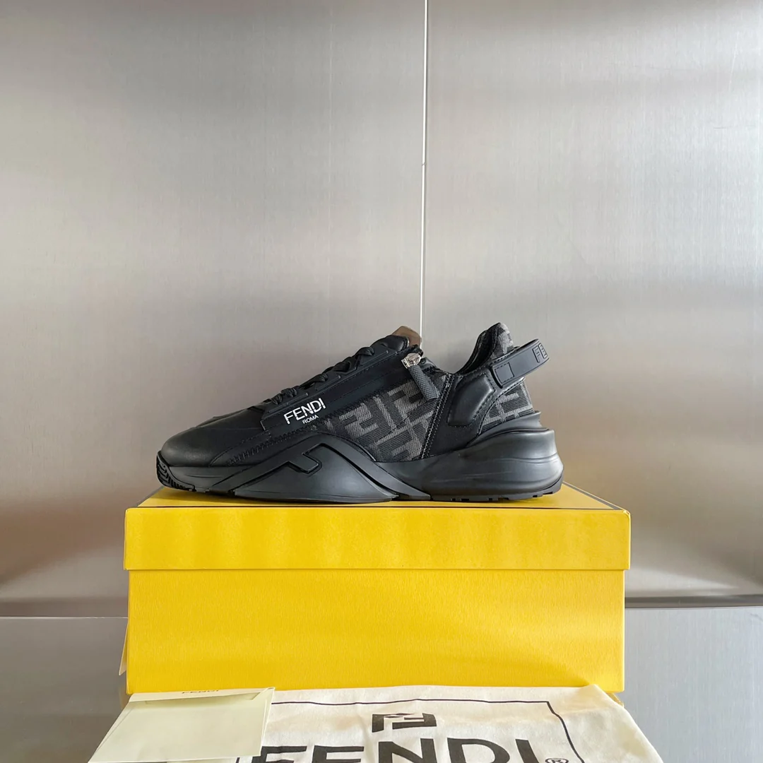 Fendi - Повседневные кроссовки - Черный монограммный дизайн