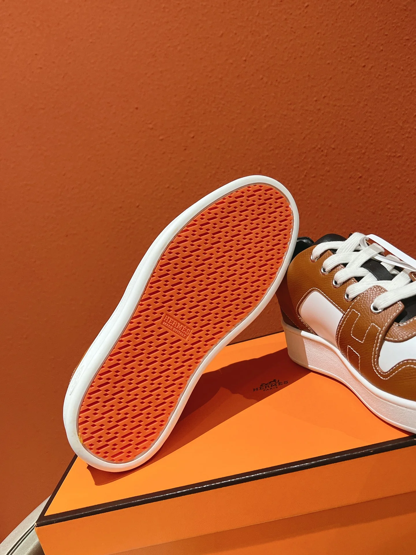 Новинка 2023 года от Hermes - Кроссовки - Коричневые