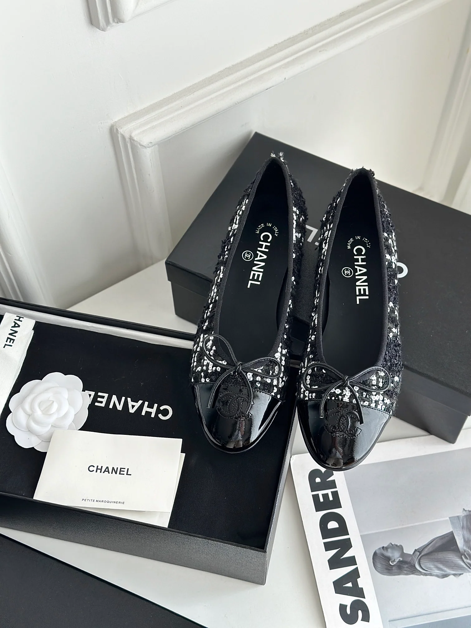 Новинка Chanel 2023 года - Классические балетки в твидовом стиле