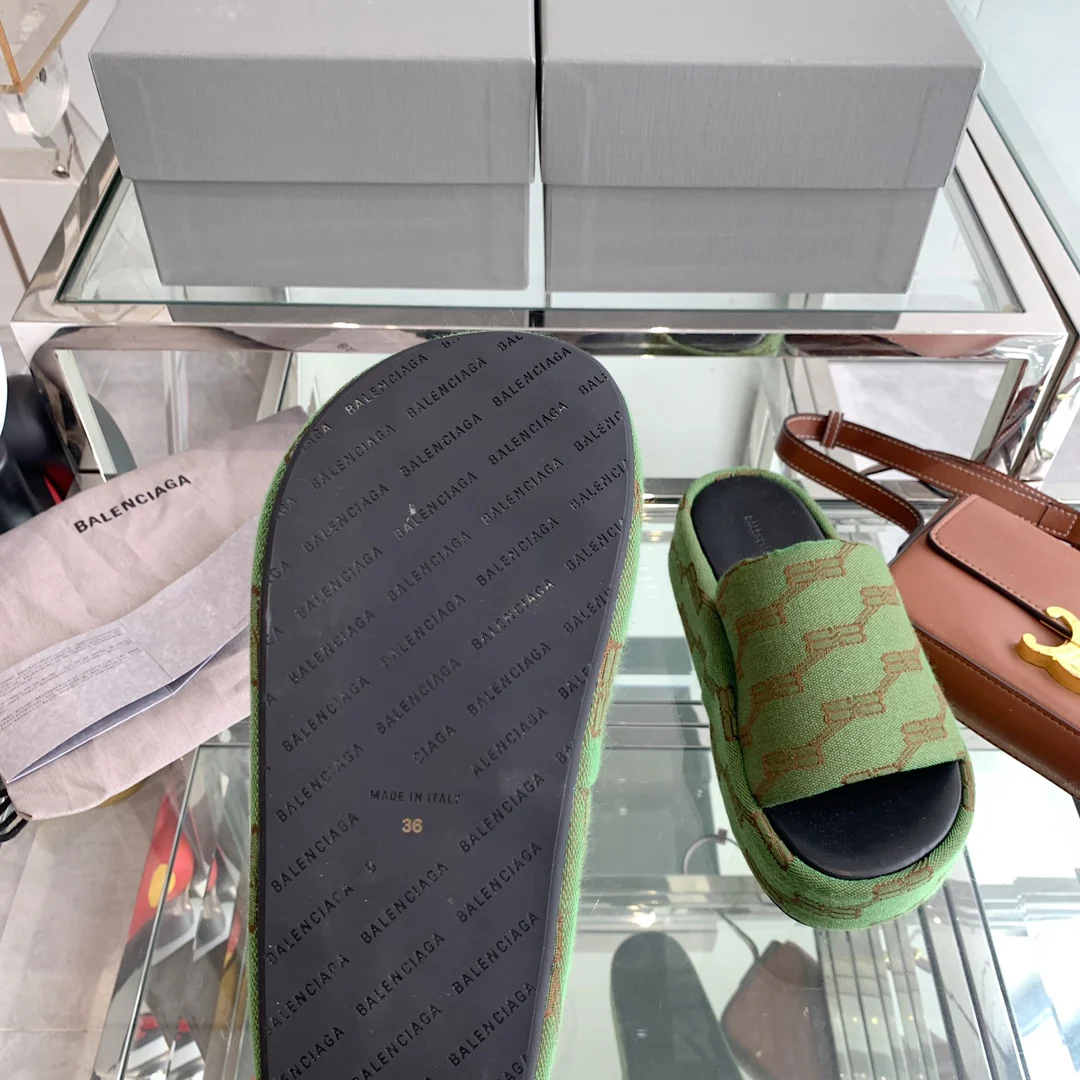 Balenciaga Весна/Лето 2023 - Тапочки на платформе с вышивкой - Зеленые