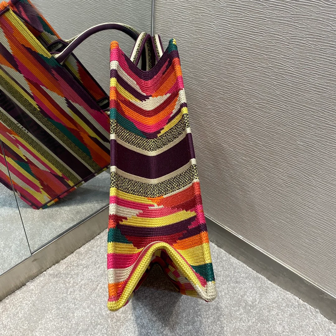 Сумка Dior Book Tote, большая, 41,5 см, разноцветные полоски, 1 шт.