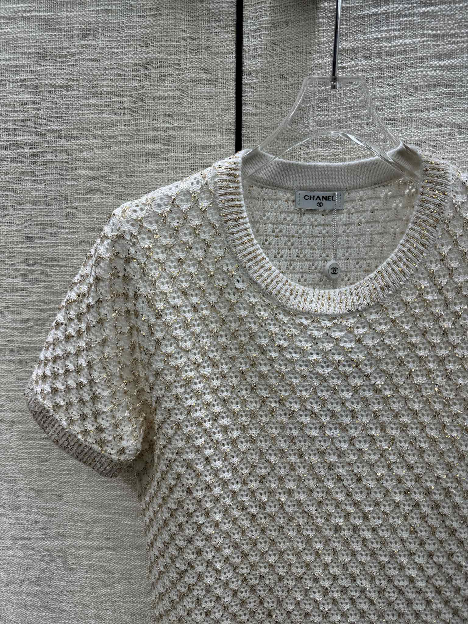 Chanel 2403 Черный с серебряными пайетками, вязаный, с коротким рукавом - белый