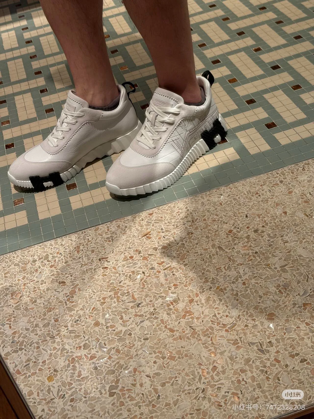 Простые повседневные туфли Hermes 2024 - белые