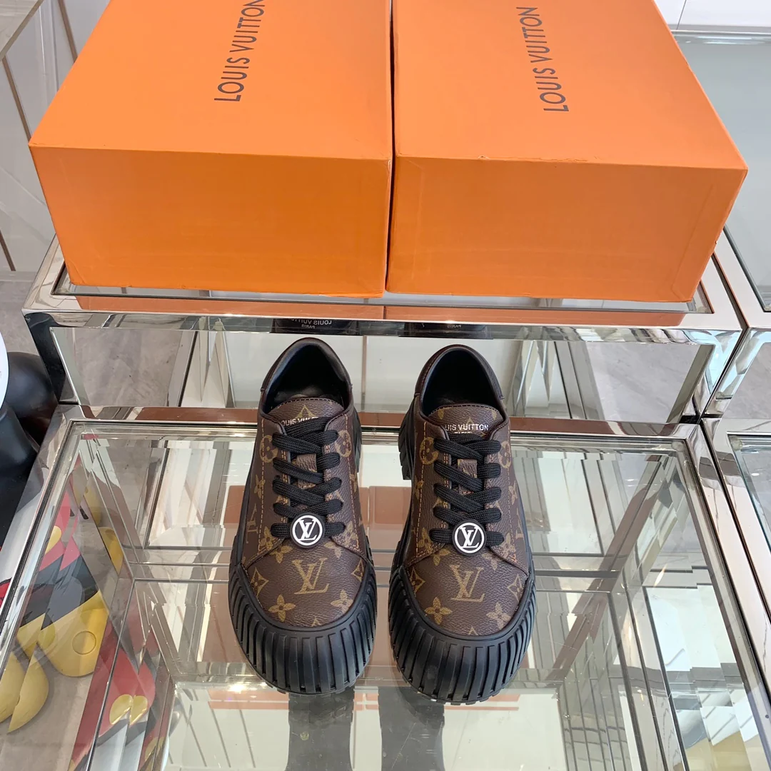 Новинка LV 2023 года - Кроссовки на платформе - Монограмма, коричневый цвет