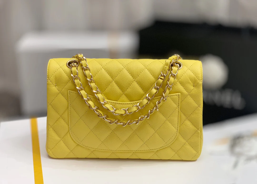 Сумка Chanel Sesame Pattern CF с золотистой пряжкой лимонного цвета - 23 см