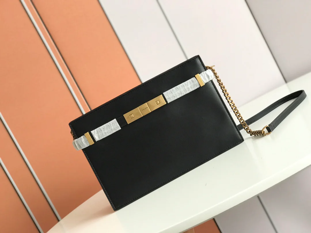 Сумка YSL Manhattan - черная, из овечьей кожи.