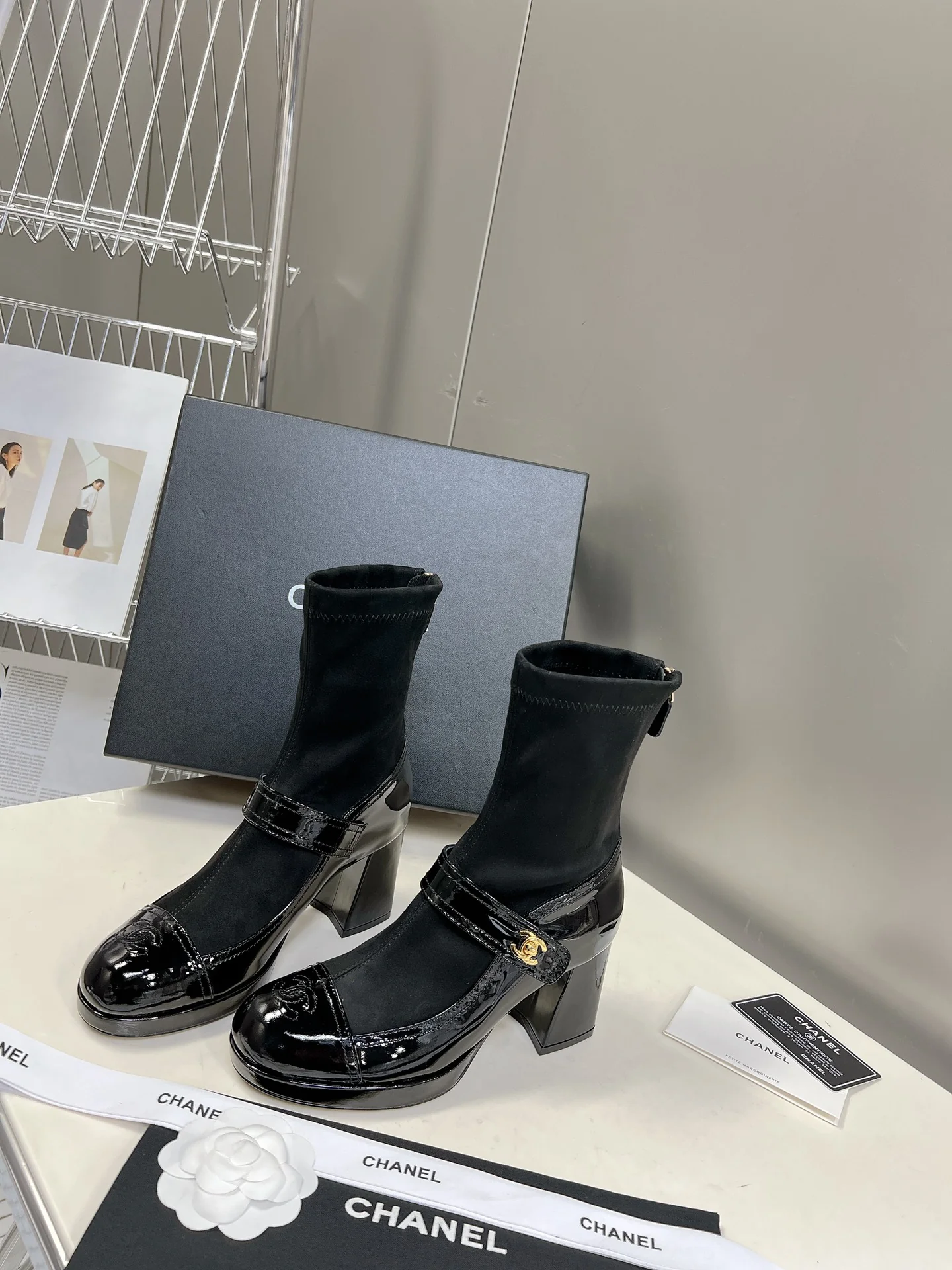 Chanel - Классические осенне-зимние повседневные ботинки - Черные