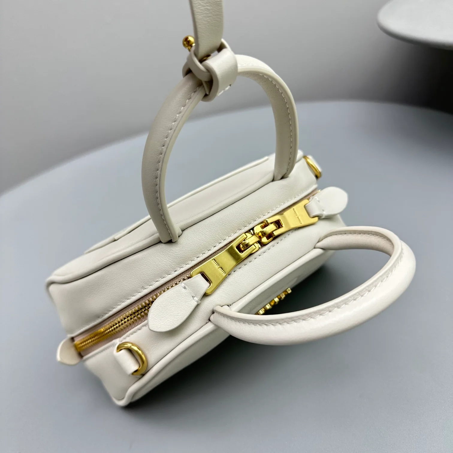 Сумка для боулинга Miu Miu - белая