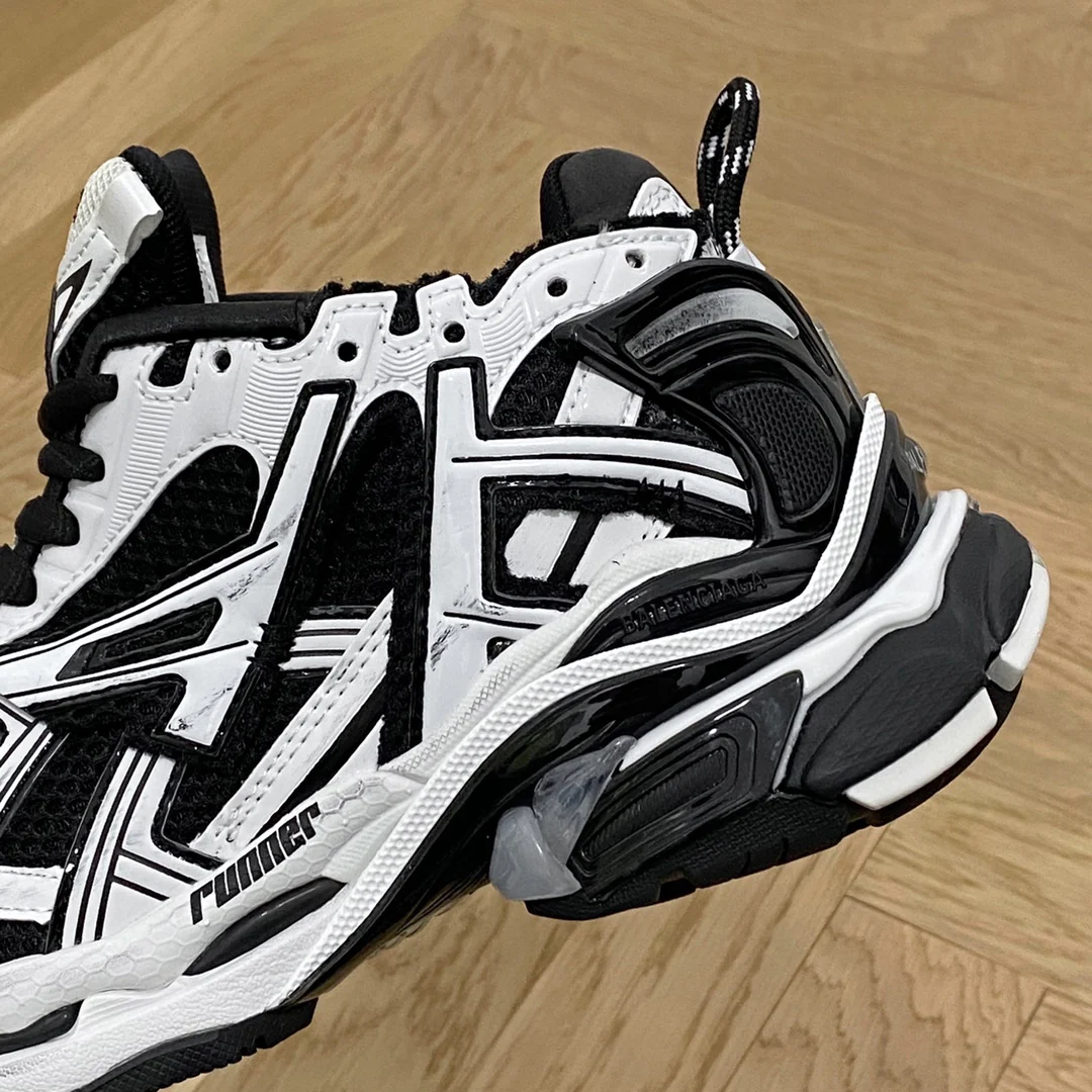 Кроссовки Balenciaga Runner Dad Shoes