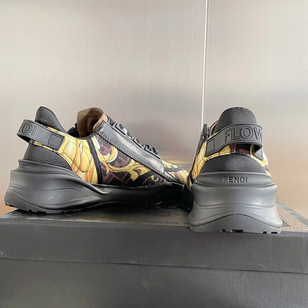 Fendi - Кроссовки и повседневная одежда - Модель сотрудничества