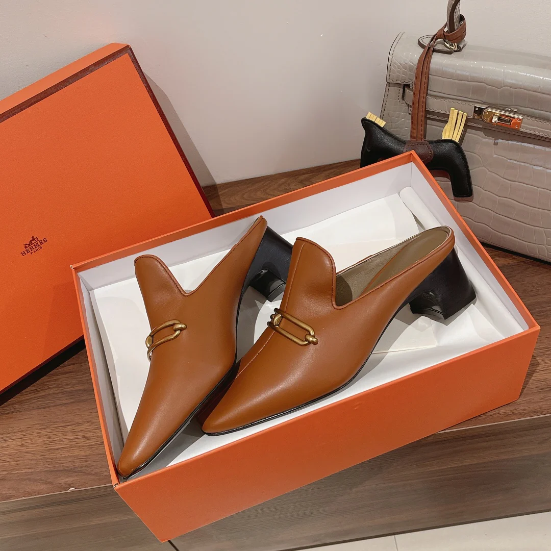 Полуприцеп Hermes Muller на низком каблуке