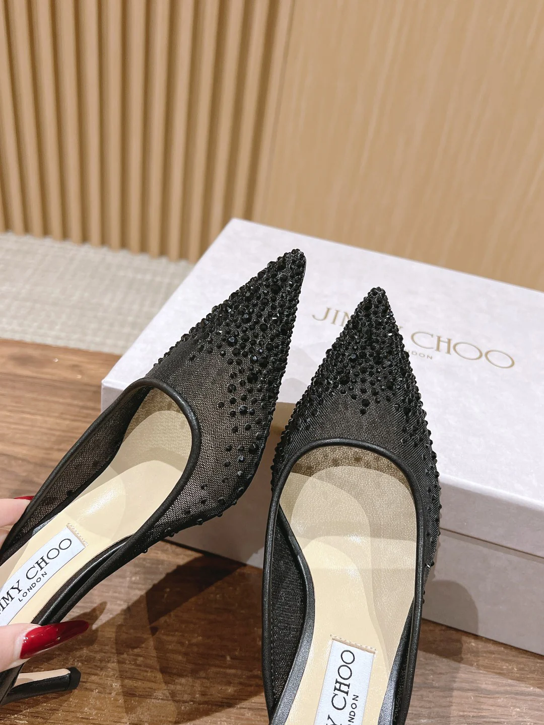 Jimmy - Туфли на каблуке с острым носком и стразами, сетчатые, черные