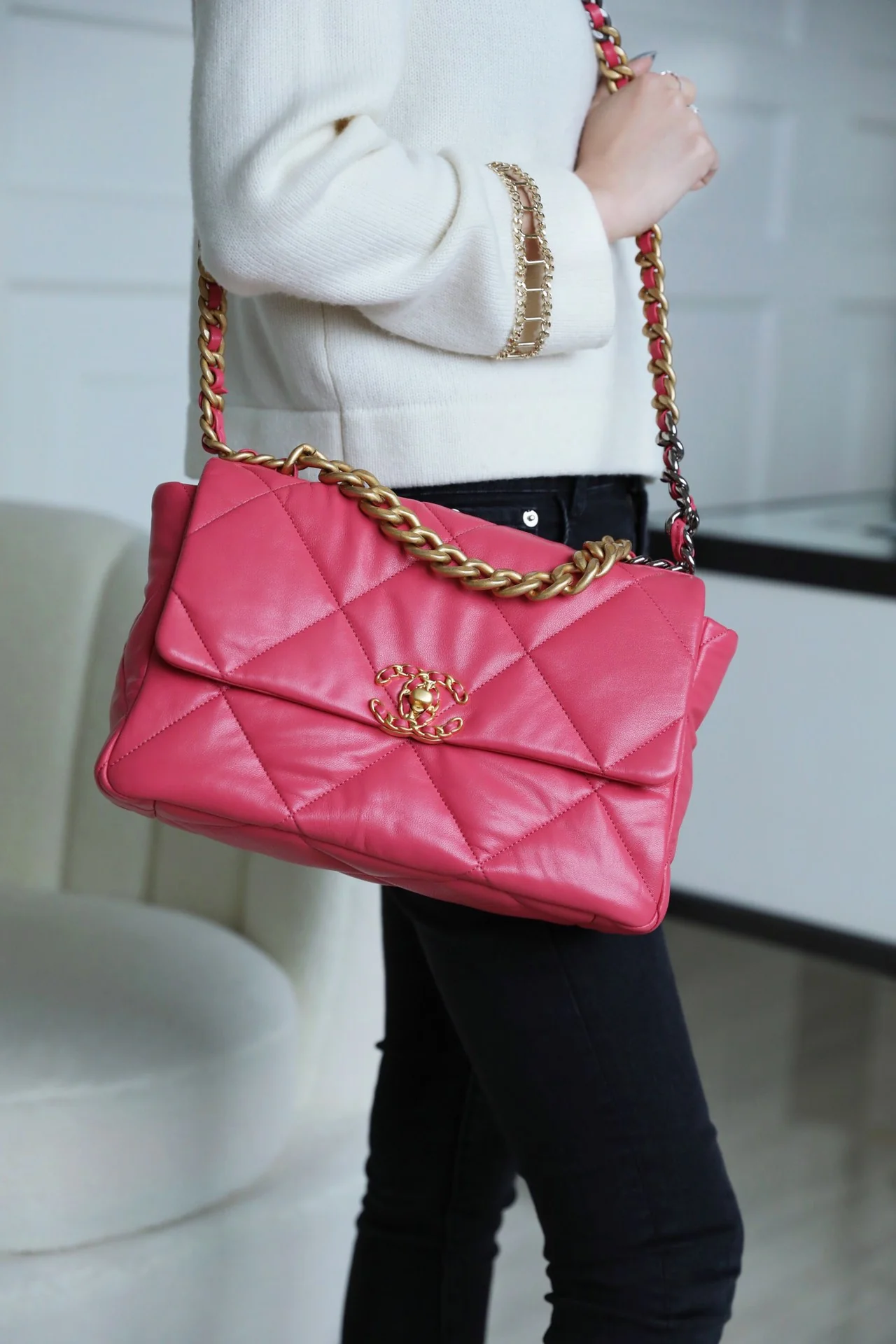 Пудра для помады Chanel 19bag Medium