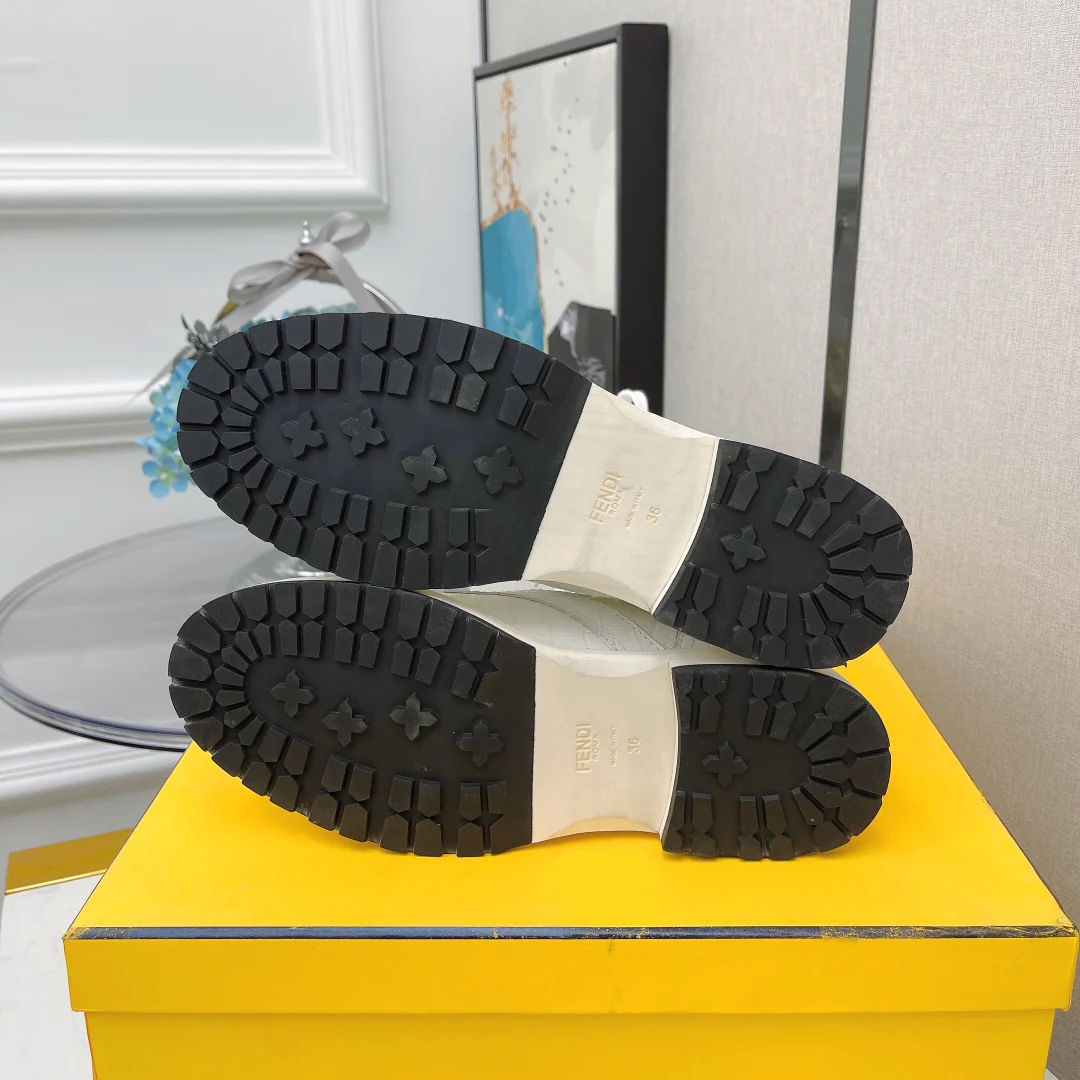 Новинка сезона осень/зима 2022 от Fendi - Ботинки Martin - 2