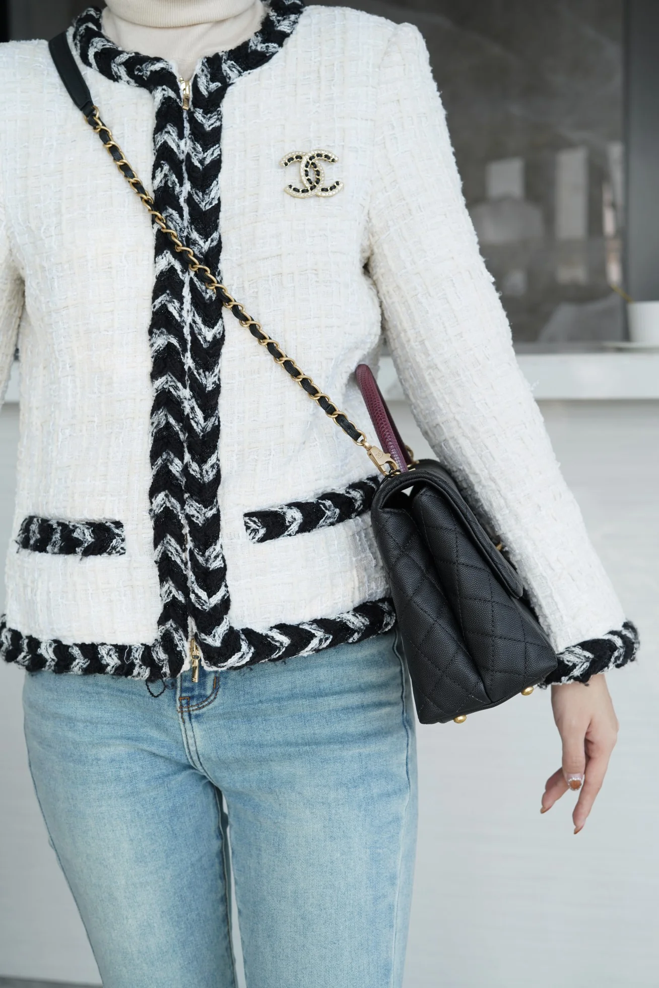 Сумка Chanel Handle 28 - с ручкой из кожи ящерицы - большая, черная