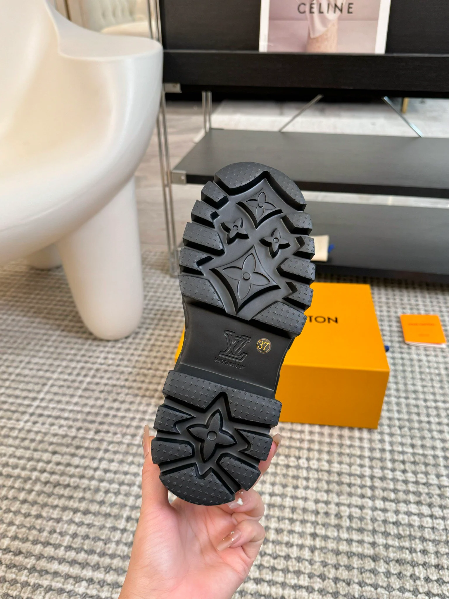 Ботильоны на платформе LV-2024 - черные