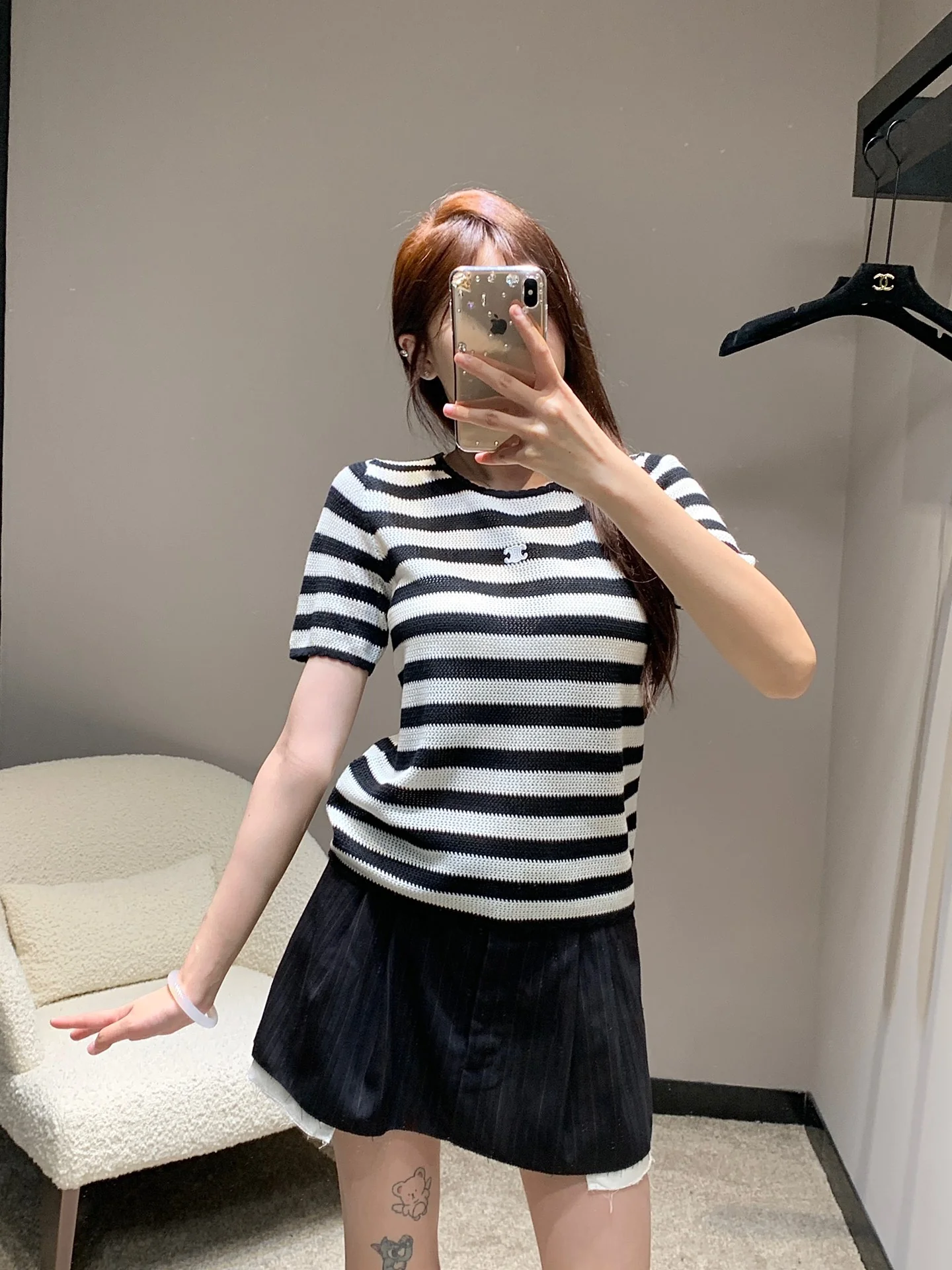 Celine - 2404 - 24ss Новинка ранней весны - Вязаный полосатый топ с короткими рукавами и волнистым воротником