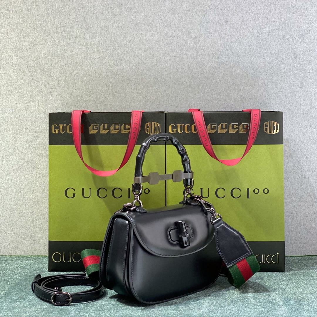 Сумка Gucci из коллекции Retro Bamboo.