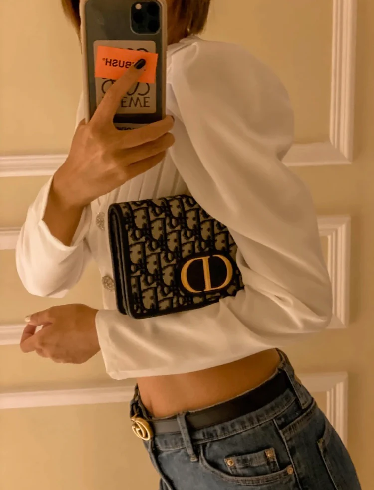 Сумка Chanel Montaigne - Серия 30 - Фотографии в одежде