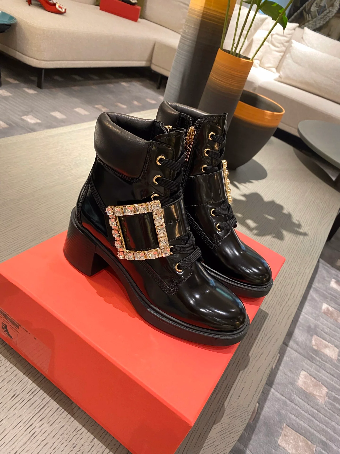 RV - Кожаные ботильоны на шнуровке с пряжкой - Черные