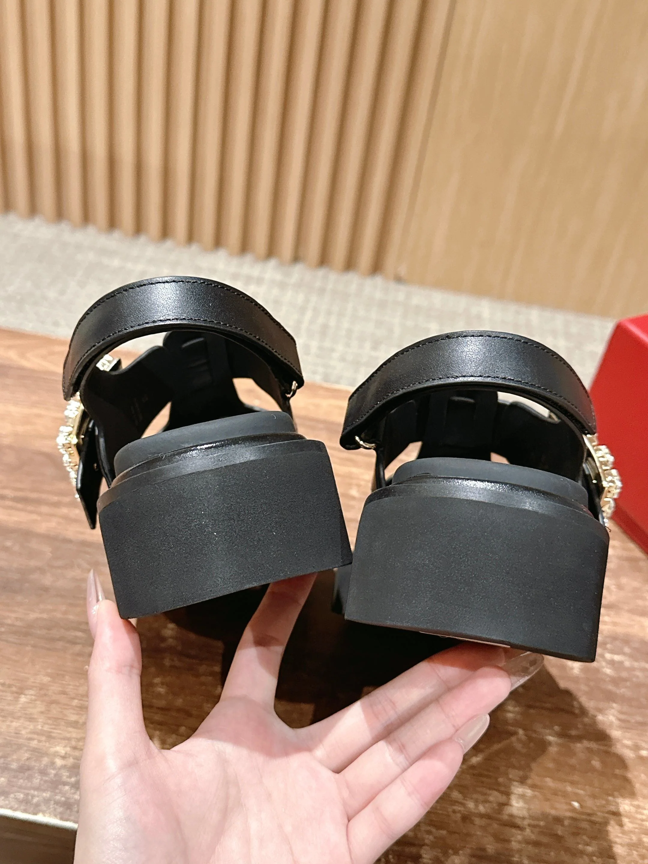 RV - Римские сандалии - Бриллиантовая пряжка