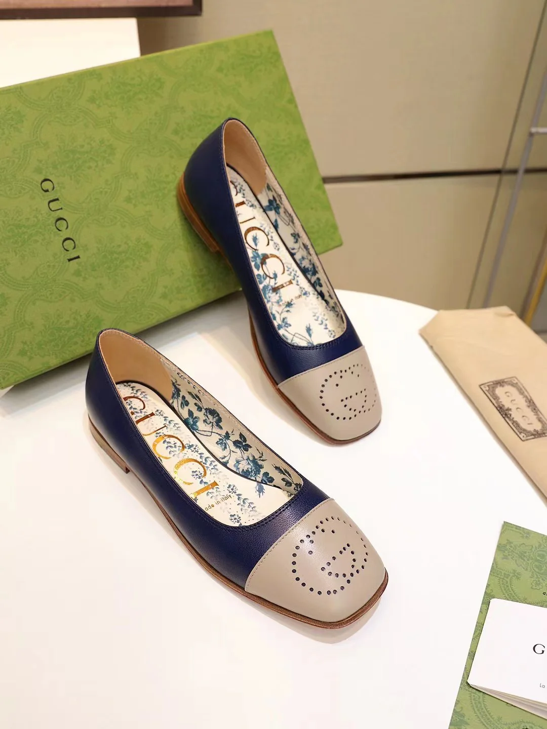 Балетки Gucci - Туфли на плоской подошве - 1